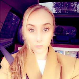 Meet your Posher, Rebecca